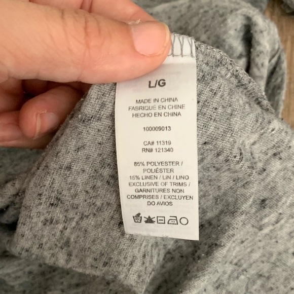 FREE WITH PURCHASE ☀️ Gray t-shirt with black lace details - Picture 5 of 5